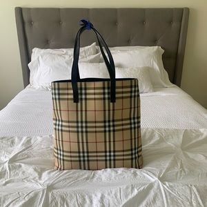 Authentic Burberry Tote/Lady bag.